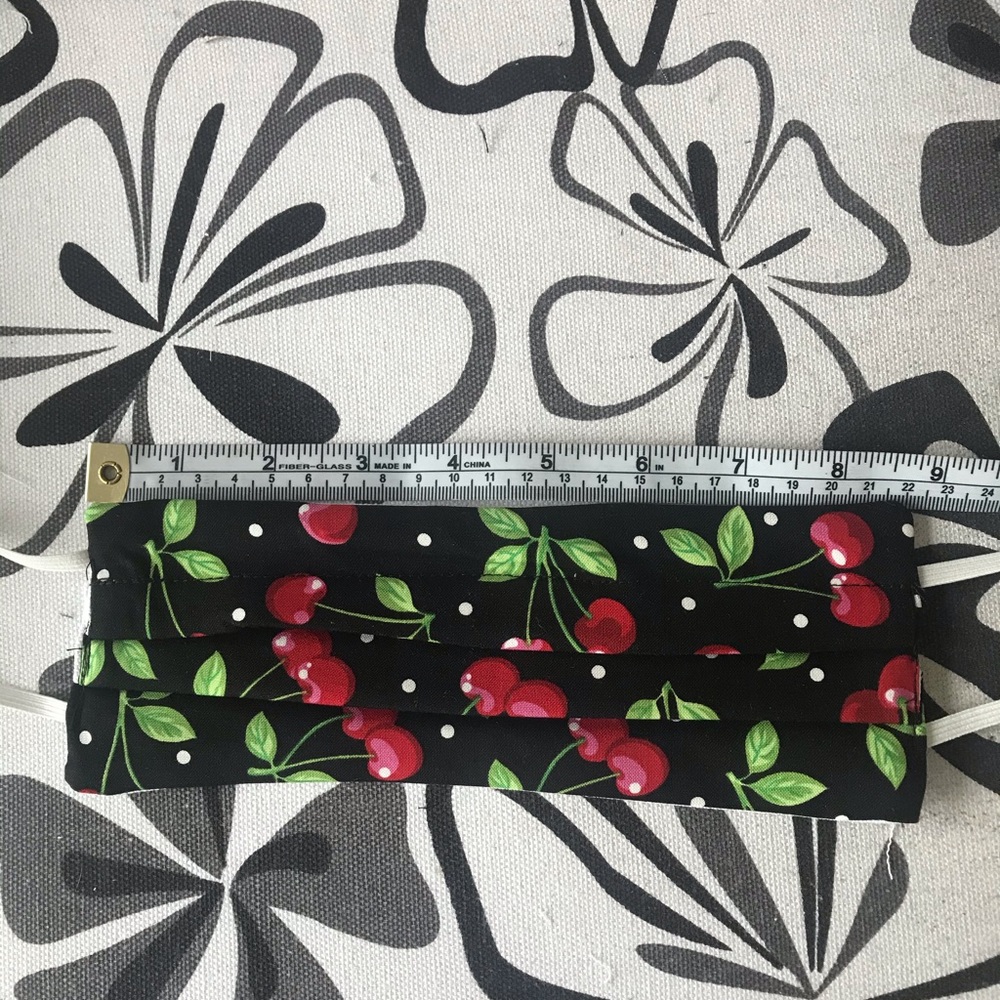 1 face mask( last one of this print).